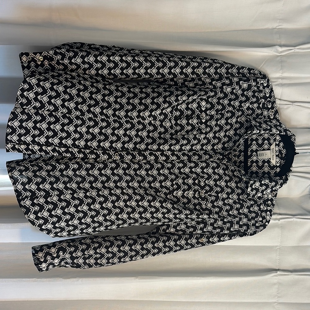 White House Black Market Monochrome Geometric Blouse